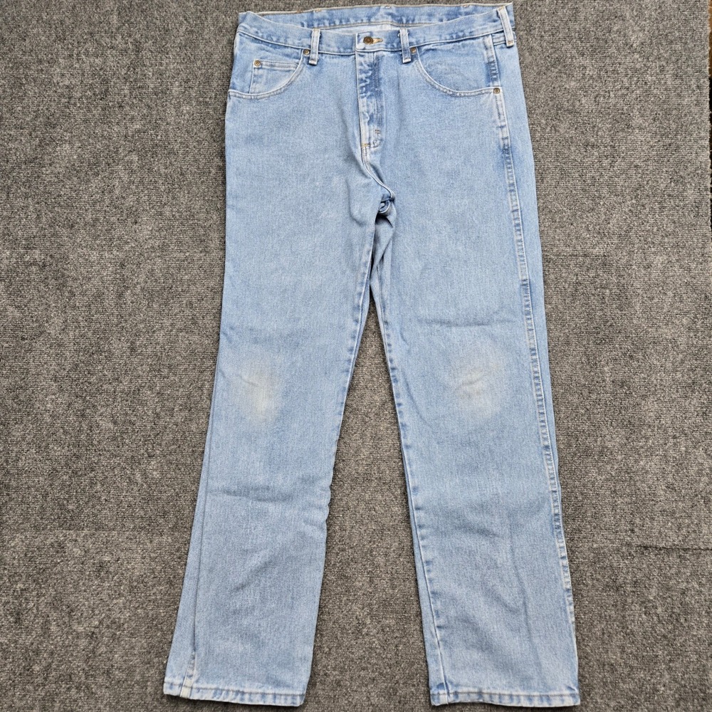Wrangler Rugged Wear Mens Size 36x32 Light Wash Blue Denim Straight Leg Jeans